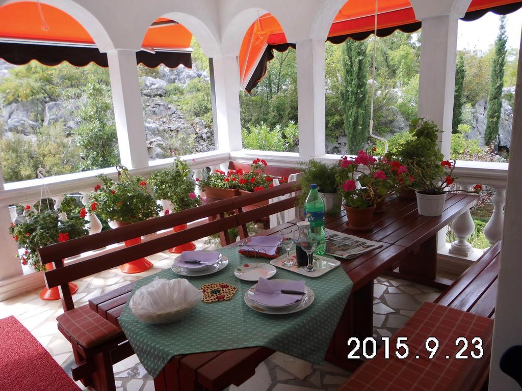 Vila Jadranka Apartments And Rooms Омишаль Екстер'єр фото